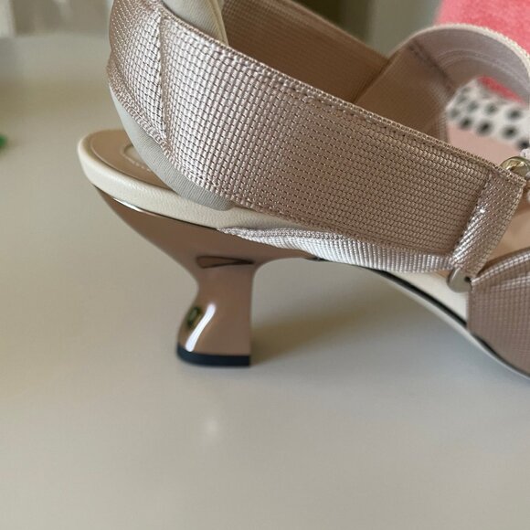 New In Box Fendi Colibri Slingback in Nude/Pink - Picture 13 of 14